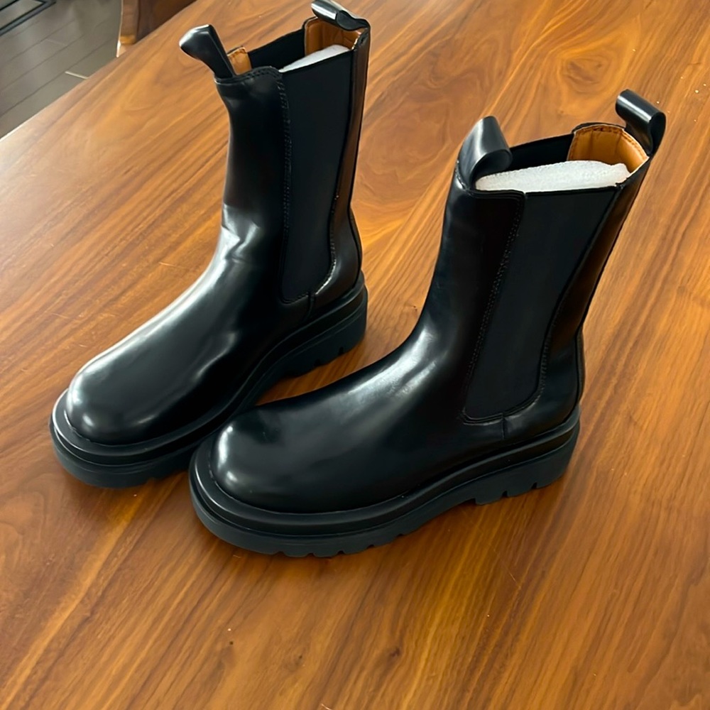 Black mid calf chunky Chelsea boot